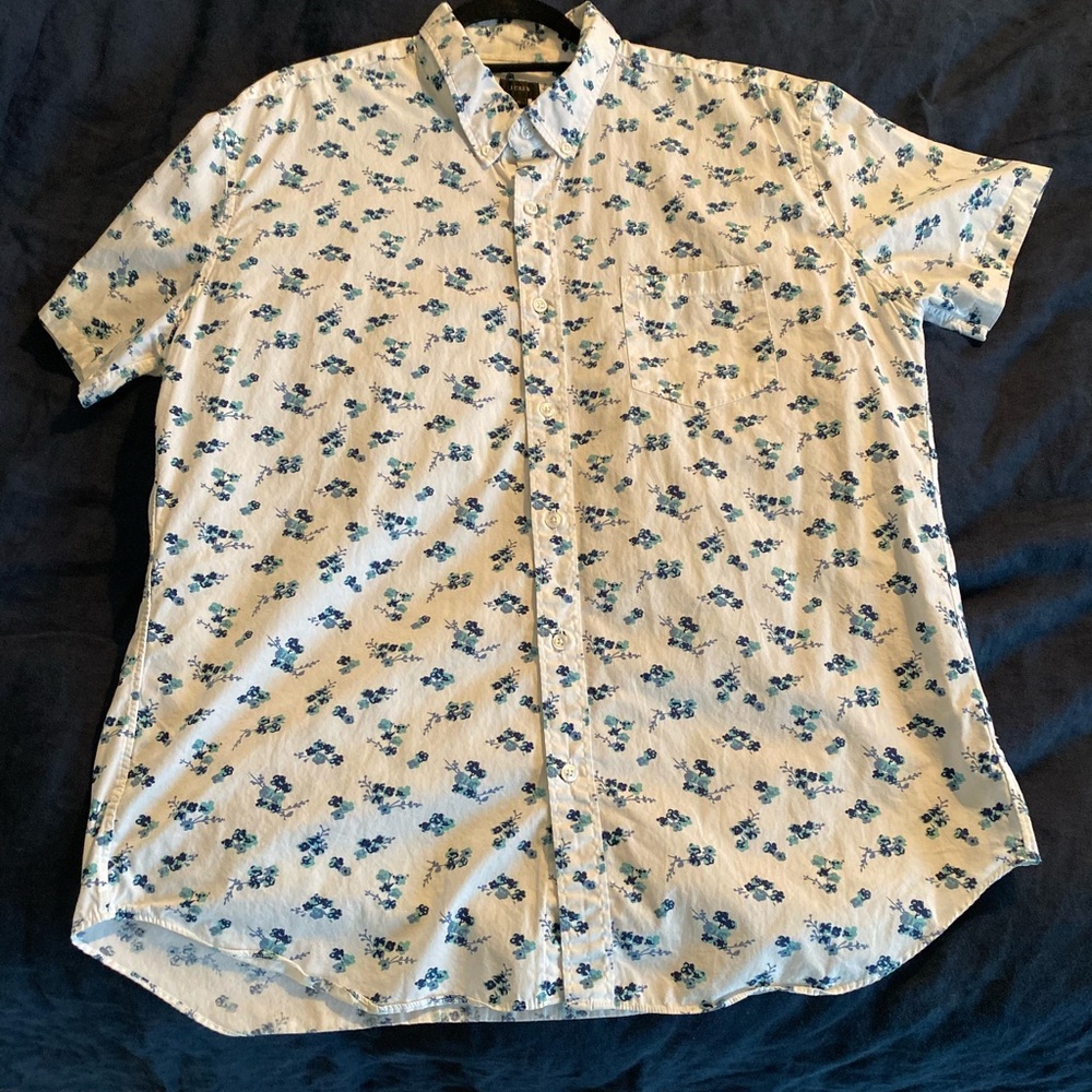 J. Crew short sleeve patterned button down!